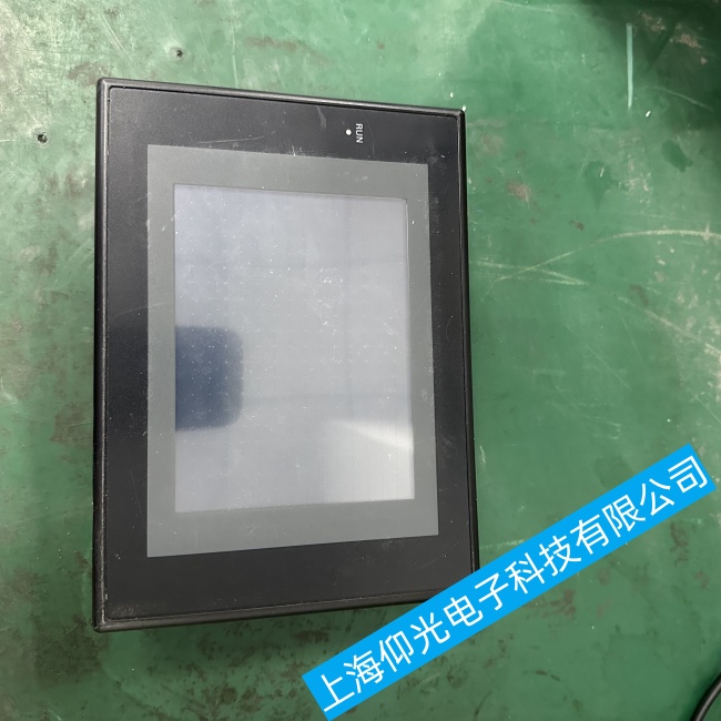 天津歐姆龍觸摸屏E32-TC200B4屏幕顯示內容不正常故障維修更換調試