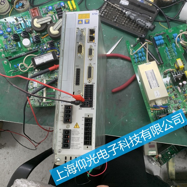 科爾摩根伺服驅(qū)動(dòng)器AX2526-B750開機(jī)報(bào)警顯示F05故障維修